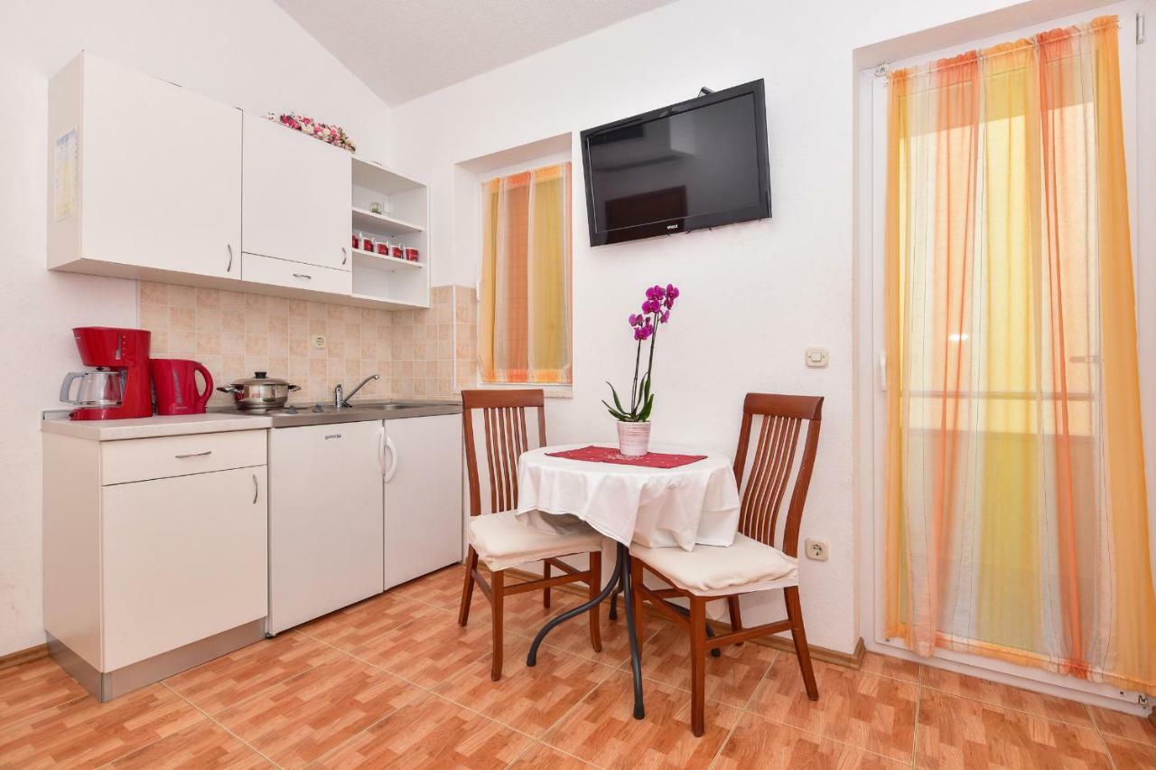 Apartmani Roso Макарска Экстерьер фото
